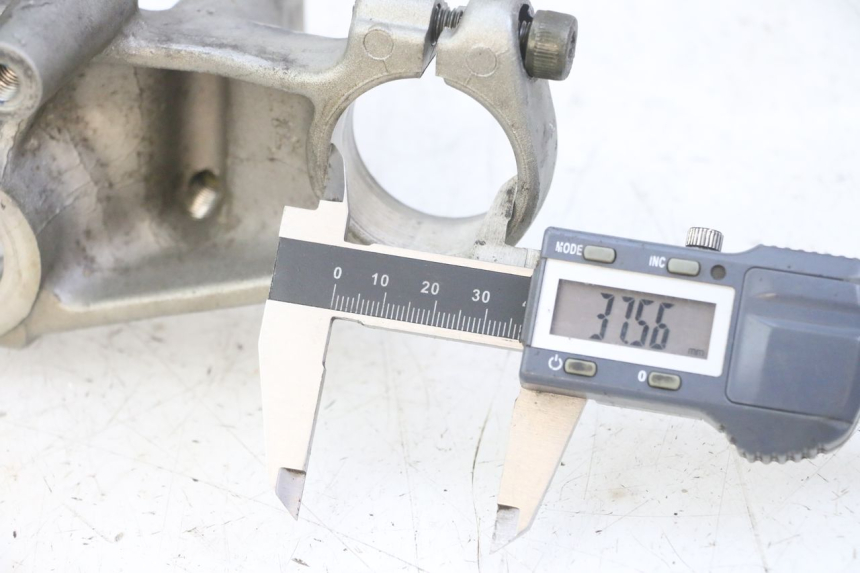 photo de Bovenste vorkbrug YAMAHA TDR DELTABOX 125 (1997 - 2003) - Andere kijkhoek