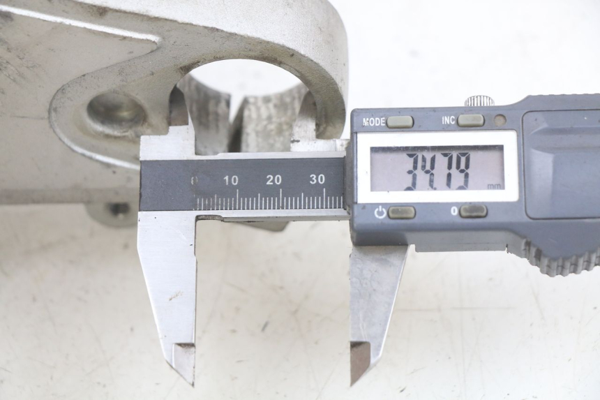 photo de Bovenste vorkbrug DAELIM VJ ROADWIN FI 125 (2008 - 2017) - Detail van het onderdeel