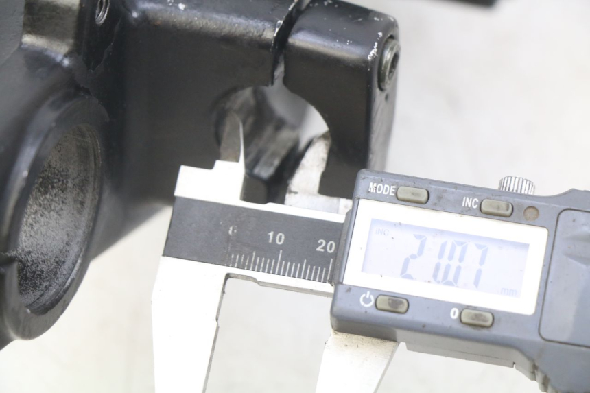 photo de Bovenste vorkkroon SYM WOLF SB 125 (2011 - 2018) - Detail van het onderdeel