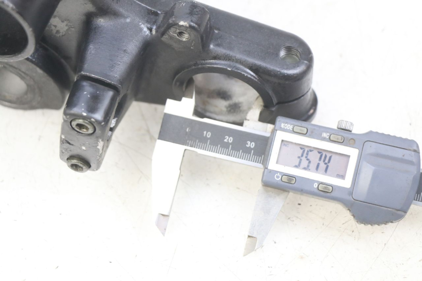 photo de Bovenste vorkkroon SYM WOLF SB 125 (2011 - 2018) - Zoom op gebruiksstaat