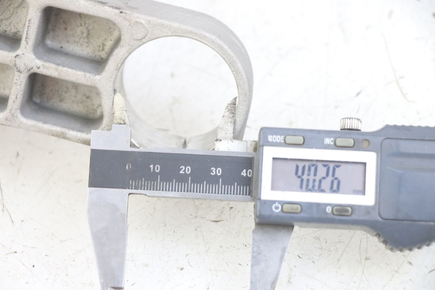 photo de Bovenste vorkbrug KYMCO X-CITING XCITING 400 (2014 - 2018) - Detail van het onderdeel