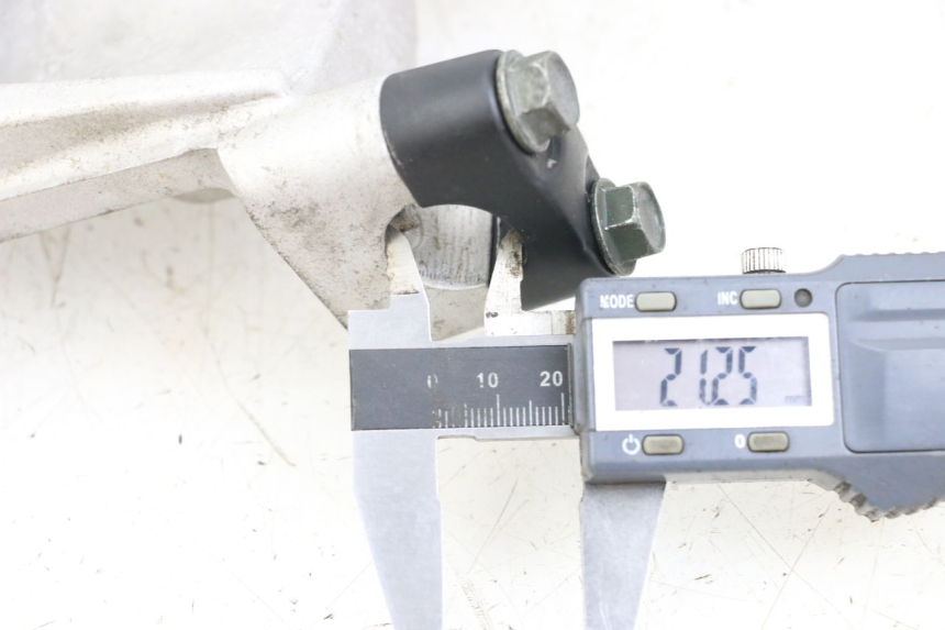 photo de Bovenste vorkkroon KYMCO XCITING 250 (2006 - 2009) - Zoom op gebruiksstaat