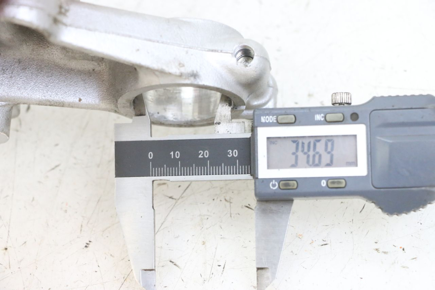 photo de Bovenste vorkbrug HONDA XLV VARADERO 125 (2000 - 2006) - Zoom op gebruiksstaat