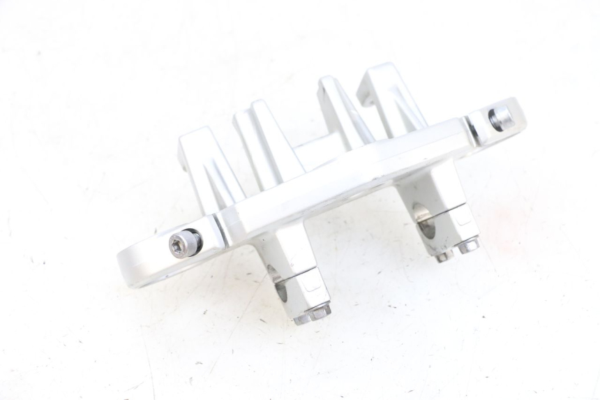 photo de Bovenste vorkkroon KAWASAKI ZR 7 750 (1999 - 2004) - Zoom op gebruiksstaat