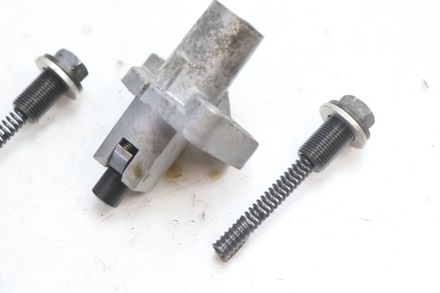 photo de DISTRIBUTIEKETTINGSPANNER SUZUKI SV S 650 (2003 - 2009) - Andere kijkhoek