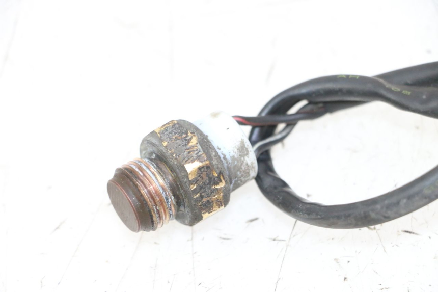 photo de THERMISCHAKELAAR SUZUKI BURGMAN 125 (2007 - 2014) - Technische close-up