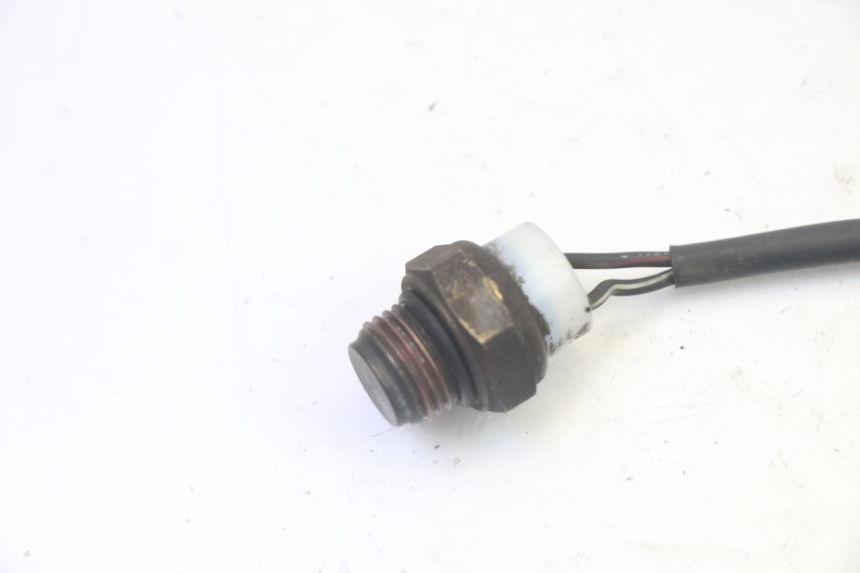 photo de THERMISCHAKELAAR SUZUKI BURGMAN 125 (2007 - 2014) - Detail van het onderdeel