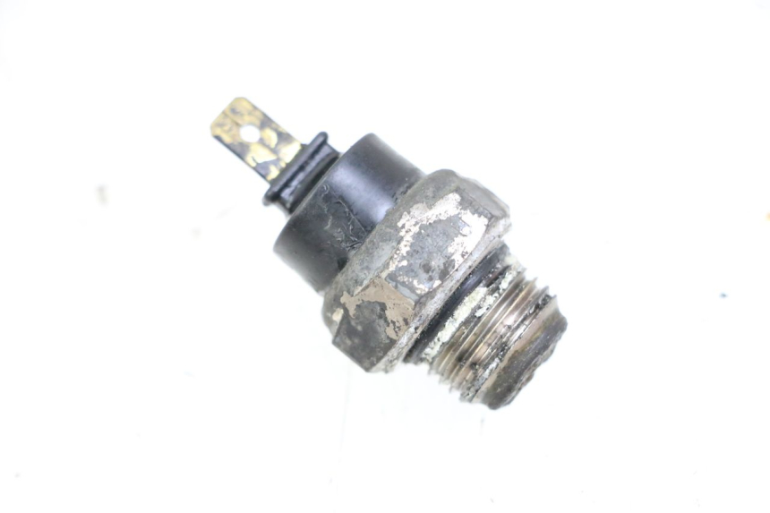 photo de THERMISCHAKELAAR HONDA VT C2 SHADOW 750 (1997 - 2001) - Detail van het onderdeel