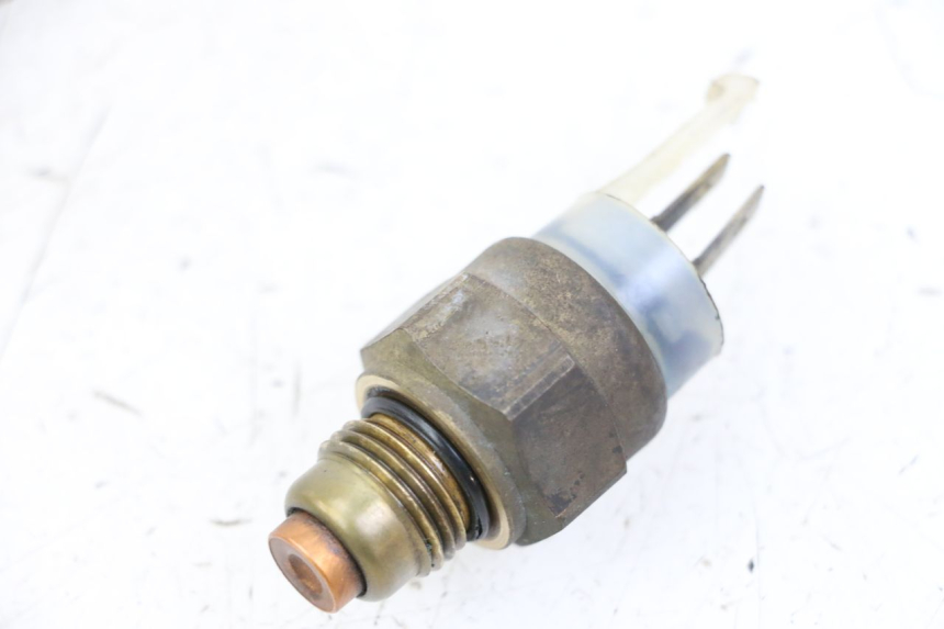 photo de THERMISCHAKELAAR YAMAHA FZS FAZER 600 (2001 - 2003) - Zoom op gebruiksstaat