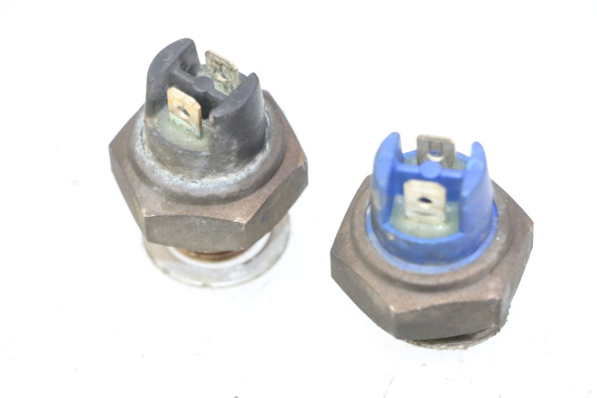 photo de THERMISCHAKELAAR YAMAHA YP MAJESTY 125 (2007 - 2010) - Detail van het onderdeel