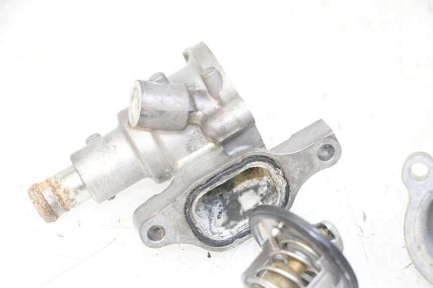 photo de THERMOSTAAT HONDA CB R 1000 (2018 - 2023) - Bevestigingspunten