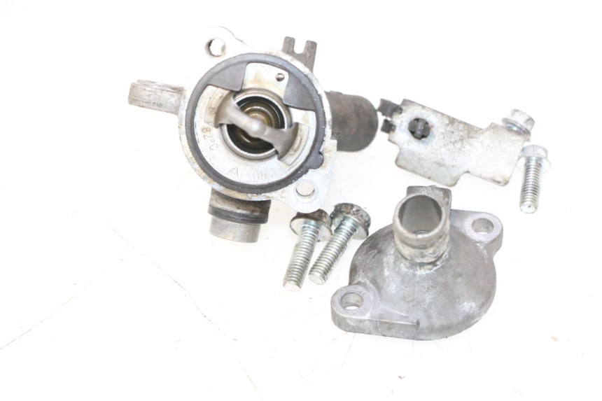 photo de THERMOSTAAT HONDA FES PANTHEON 125 (2003 - 2007) - Technische close-up