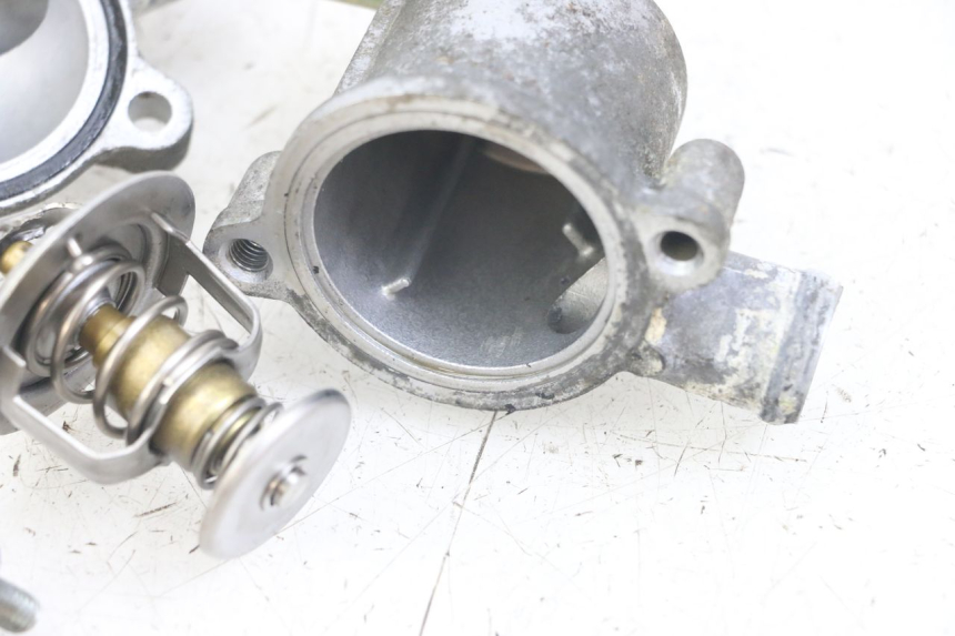 photo de THERMOSTAAT HONDA FJS SILVERWING SILVER WING 600 (2001 - 2010) - Bevestigingspunten