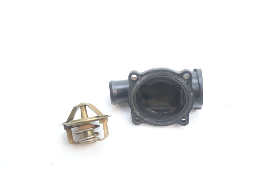 photo de THERMOSTAAT KAWASAKI GPX F ZX750F 750 (1986 - 1990) - Hoofdaanzicht