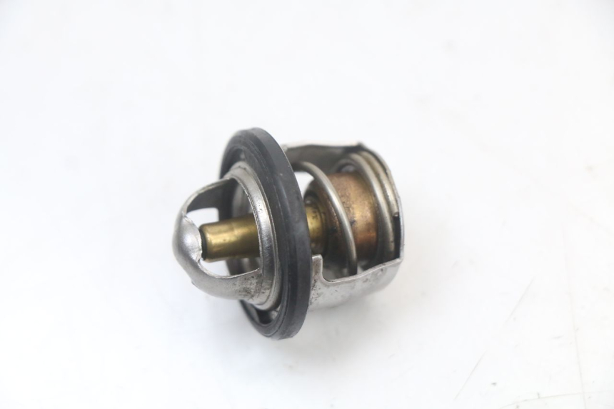 photo de THERMOSTAAT YAMAHA YP MAJESTY 125 (2002 - 2006) - Detail van het onderdeel