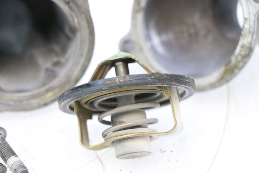 photo de THERMOSTAAT YAMAHA YZF R GENESIS 750 (1993 - 1998) - Bevestigingspunten