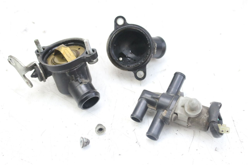 photo de THERMOSTAAT YAMAHA YZF R1 1000 (2007 - 2008) - Hoofdaanzicht