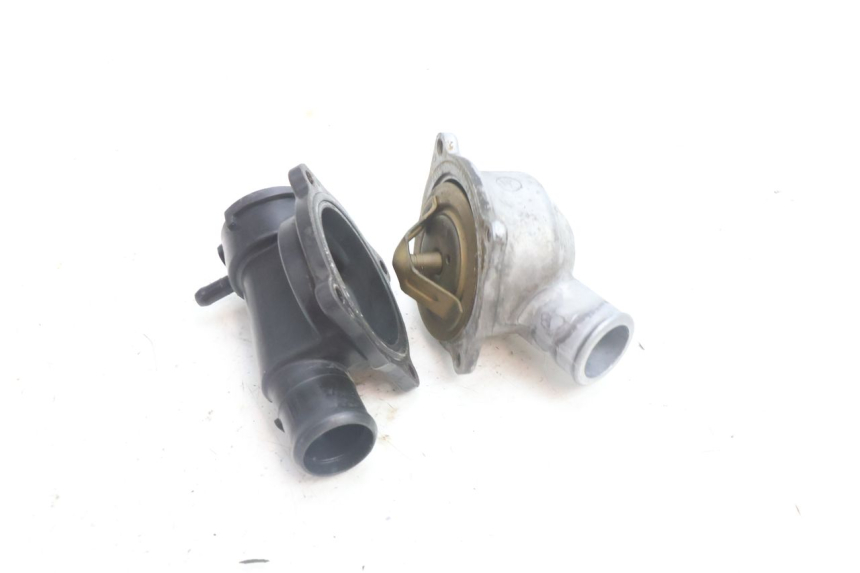 photo de THERMOSTAAT KAWASAKI ZZR 600 (1995 - 2004) - Bevestigingspunten