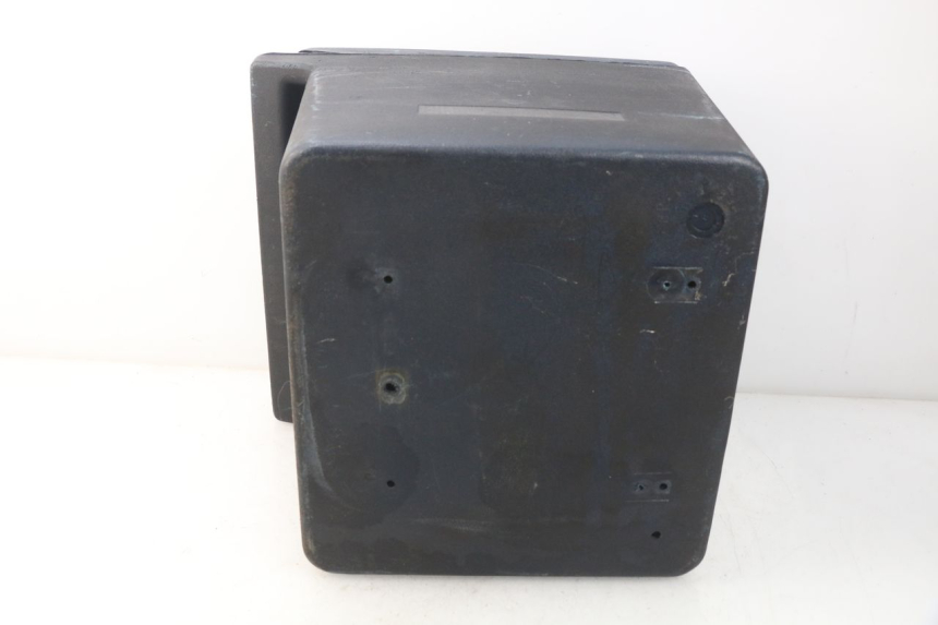 photo de TOPCASE KYMCO AGILITY 4T 50 (2005 - 2018) - Detail van het onderdeel