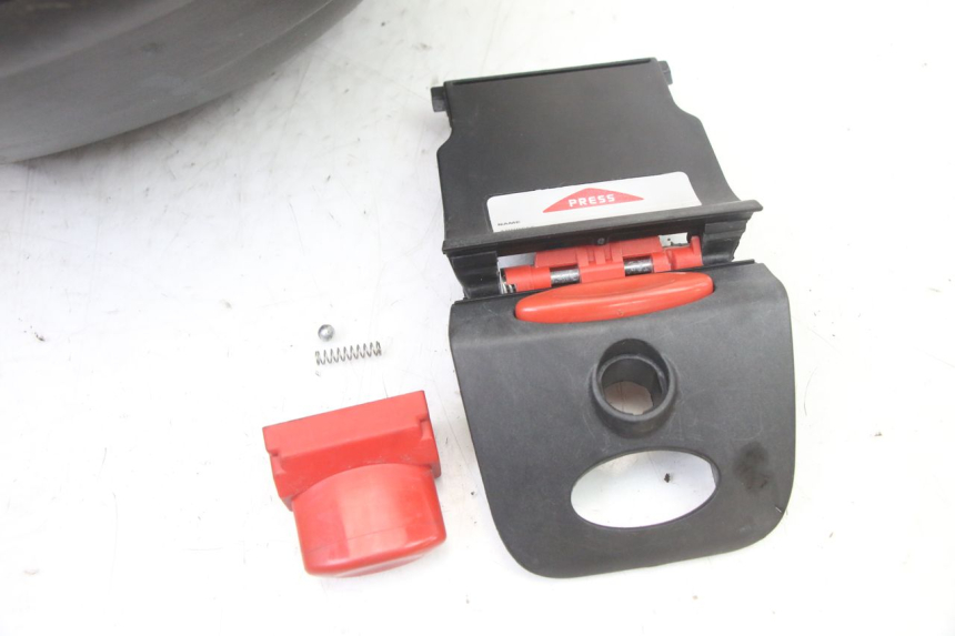 photo de TOPCASE APRILIA ATLANTIC 125 (2003 - 2009) - Detail van het onderdeel