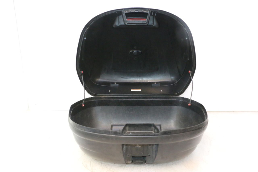 photo de TOPCASE APRILIA ATLANTIC S 125 (2010 - 2013) - Focus op structuur