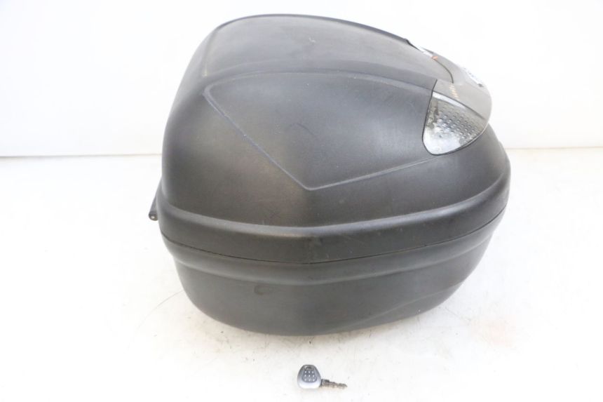 photo de TOPCASE PEUGEOT DJANGO 4T 50 (2014 - 2019) - Alternatieve hoek