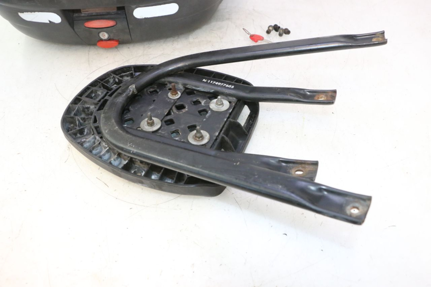 photo de TOPCASE PEUGEOT ELYSTAR 50 (2002 - 2014) - Alternatieve hoek