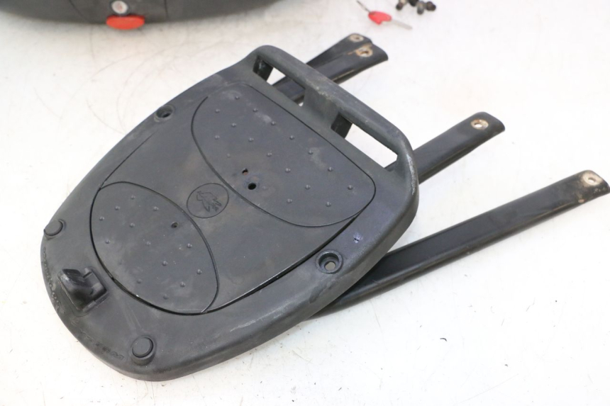 photo de TOPCASE PEUGEOT ELYSTAR 50 (2002 - 2014) - Profielaanzicht