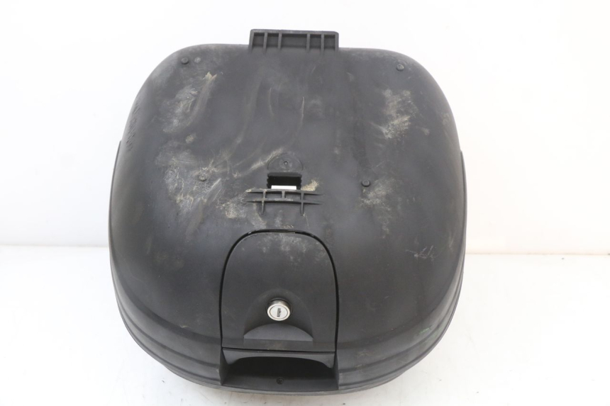 photo de TOPCASE PEUGEOT KISBEE 4T 50 (2018 - 2022) - Markeringen en referenties