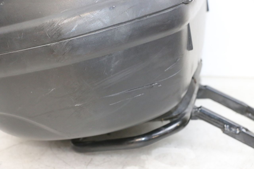 photo de TOPCASE PEUGEOT KISBEE 4T 50 (2010 - 2017) - Kenmerkende details