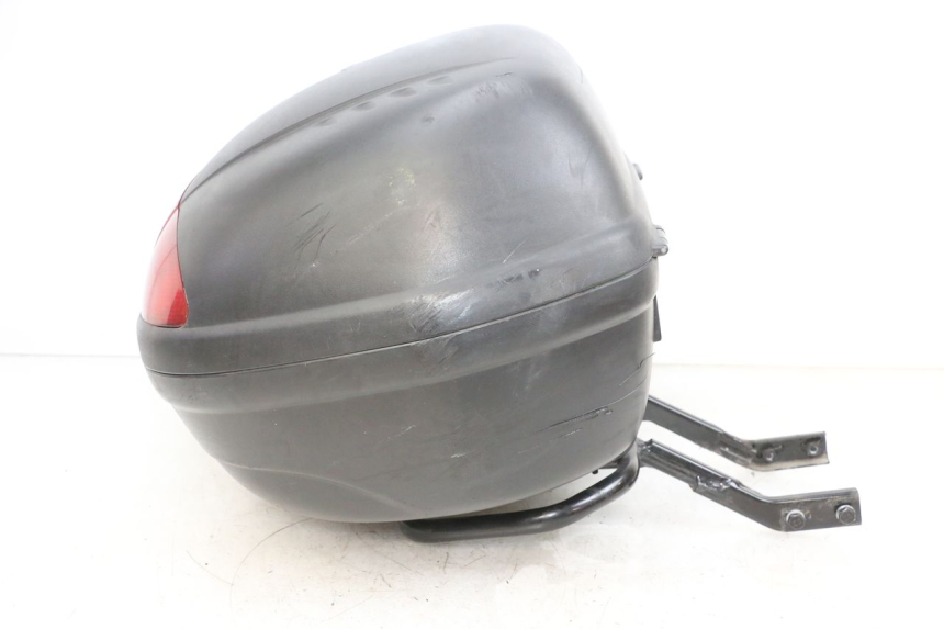 photo de TOPCASE PEUGEOT KISBEE 4T 50 (2010 - 2017) - Zoom op componenten