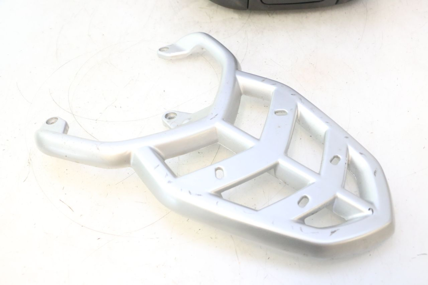 photo de TOPCASE PEUGEOT KISBEE 4T 50 (2023 - 2026) - Visuele inspectie