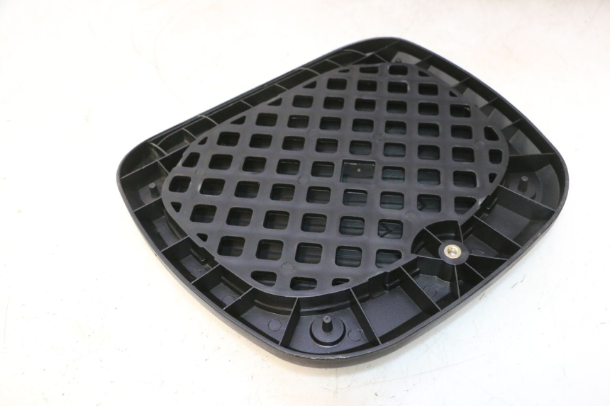 photo de TOPCASE PEUGEOT KISBEE 4T 50 (2023 - 2026) - Profielaanzicht