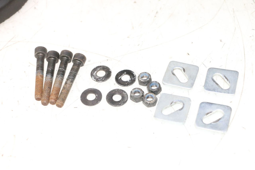 photo de TOPCASE PEUGEOT KISBEE 4T 50 (2023 - 2026) - Andere kijkhoek