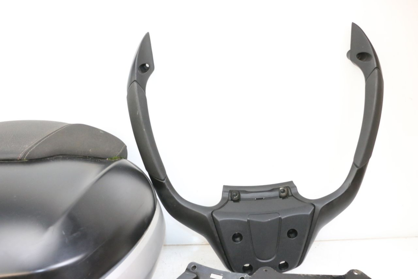photo de TOPCASE PIAGGIO MP3 HPE 350 (2018 - 2020) - Focus op structuur
