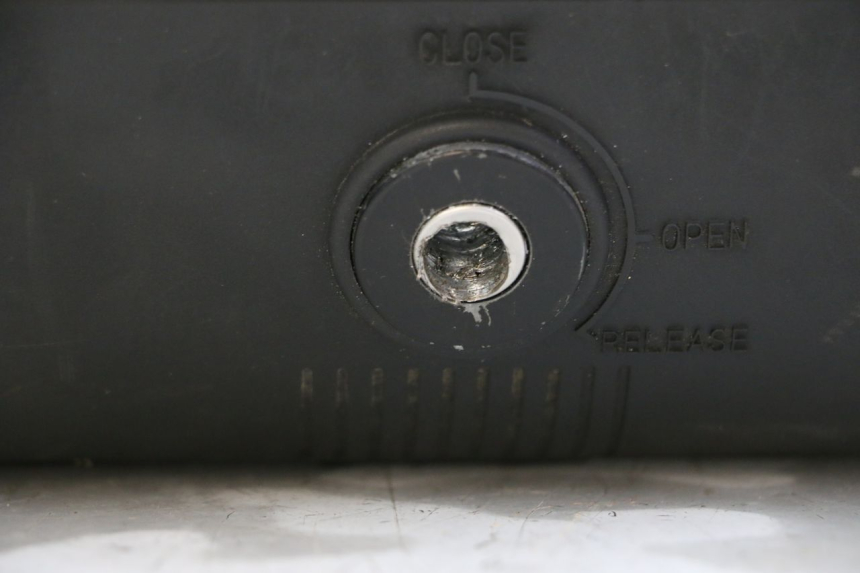 photo de TOPCASE PIAGGIO MP3 HPE 350 (2018 - 2020) - Staat van het oppervlak