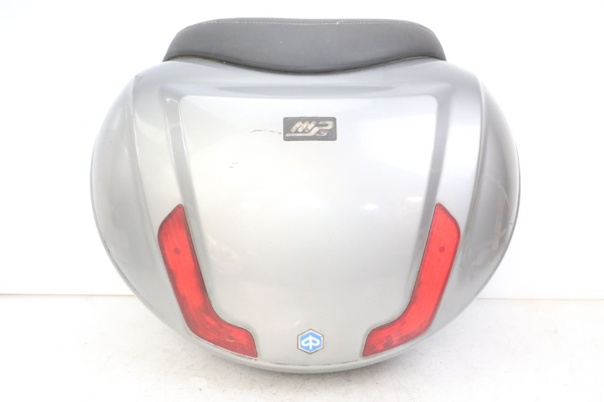 photo de TOPCASE PIAGGIO MP3 LT 300 (2010 - 2016) - Zoom op gebruiksstaat