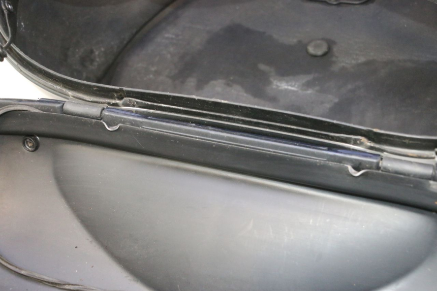 photo de TOPCASE PIAGGIO MP3 LT 400 (2007 - 2012) - Kenmerkende details