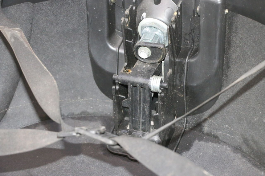 photo de TOPCASE PIAGGIO MP3 LT 400 (2007 - 2012) - Zoom op componenten