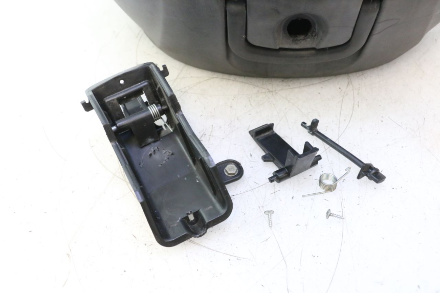photo de TOPCASE PIAGGIO MP3 125 (2006 - 2014) - Detailaanzicht