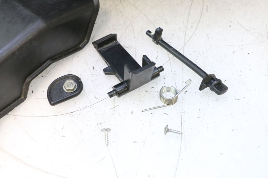 photo de TOPCASE PIAGGIO MP3 125 (2006 - 2014) - Visuele inspectie