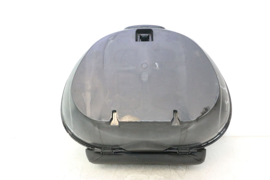 photo de TOPCASE PIAGGIO MP3 125 (2006 - 2014) - Zoom op gebruiksstaat