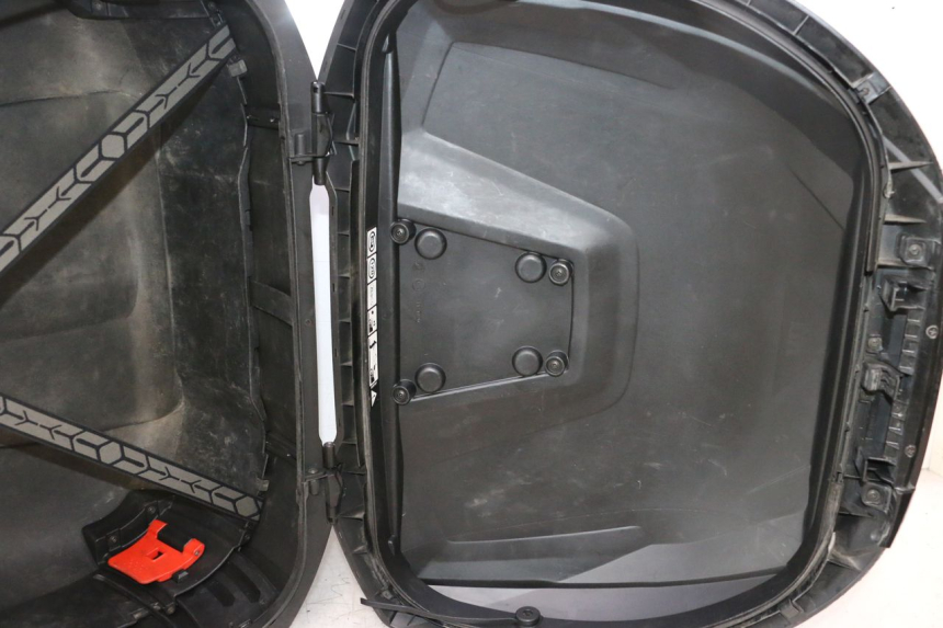 photo de TOP CASE PIAGGIO MP3 500 (2016 - 2018) - Zoom op componenten