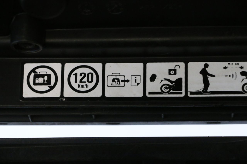 photo de TOP CASE PIAGGIO MP3 500 (2016 - 2018) - Detailaanzicht