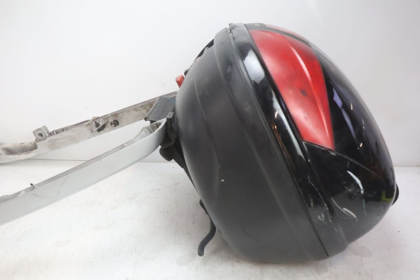 photo de TOPCASE PEUGEOT SATELIS 125 (2006 - 2009) - Alternatieve hoek