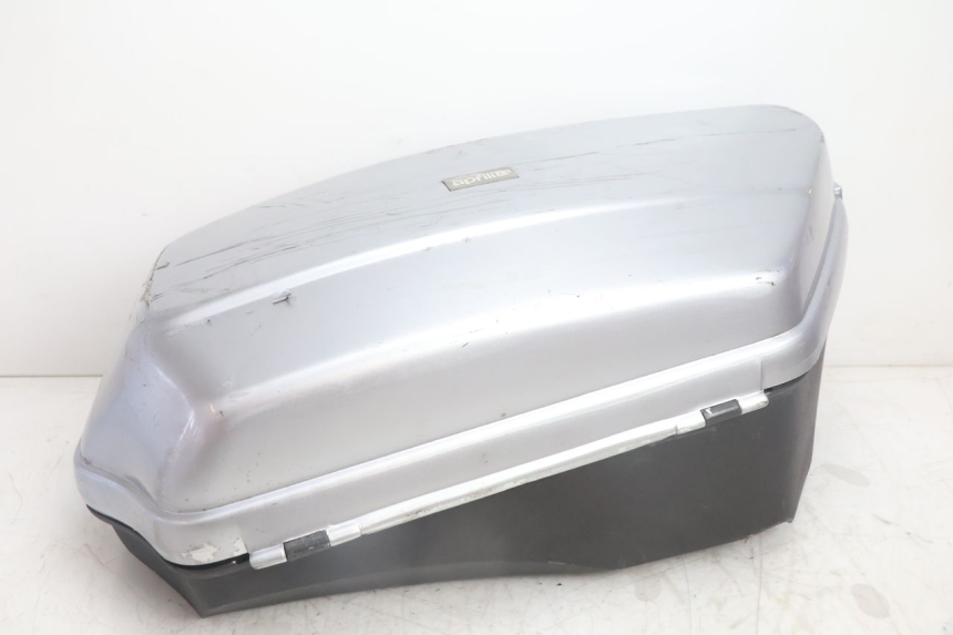 photo de TOPCASE APRILIA SCARABEO GT 125 (1999 - 2007) - Hoofdaanzicht