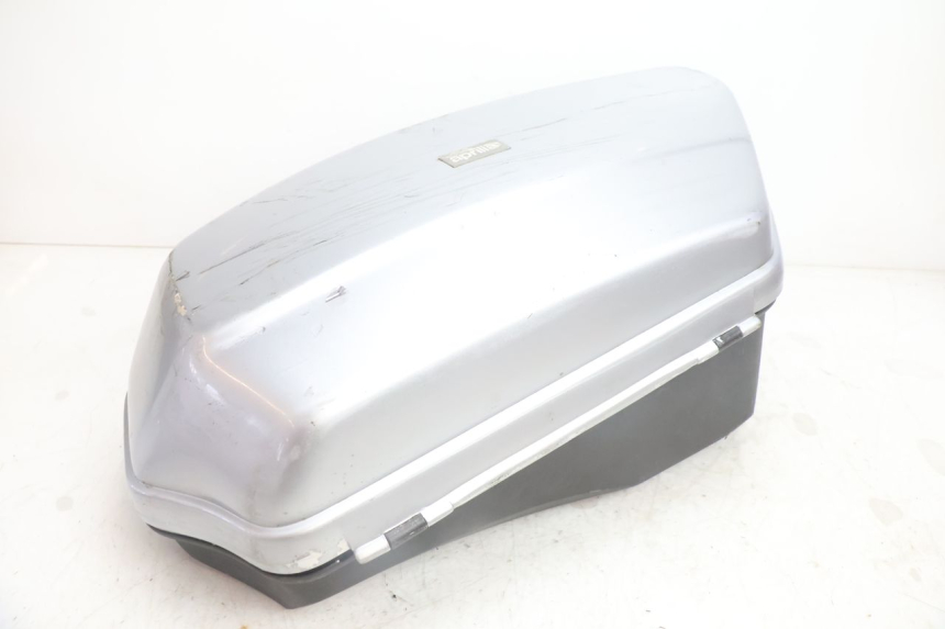 photo de TOPCASE APRILIA SCARABEO GT 125 (1999 - 2007) - Detail van het onderdeel