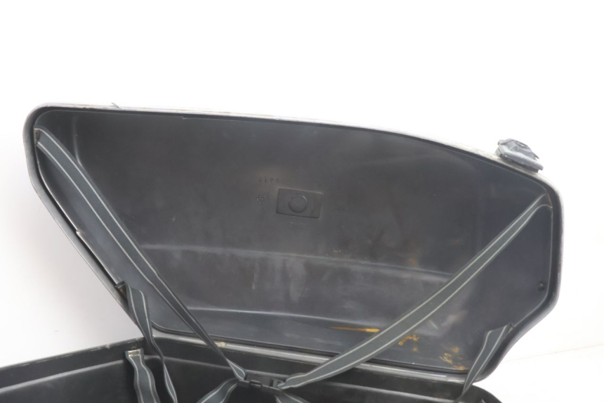 photo de TOPCASE APRILIA SCARABEO GT 125 (1999 - 2007) - Bevestigingspunten