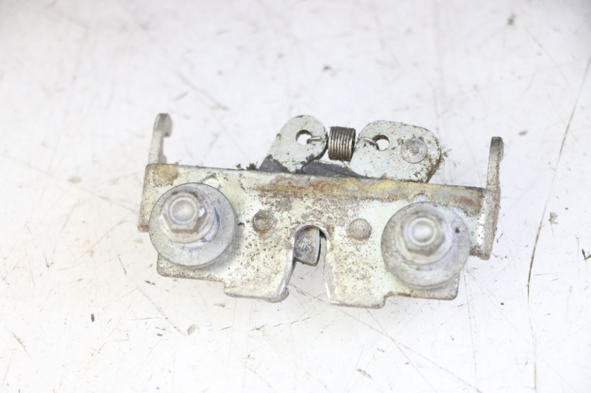 photo de TOPCASE APRILIA SCARABEO GT TOURING 125 (1999 - 2005) - Technische close-up