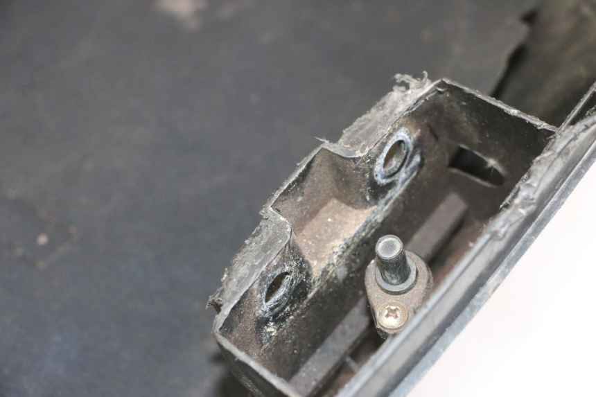 photo de TOPCASE APRILIA SCARABEO GT TOURING 125 (1999 - 2005) - Markeringen en referenties